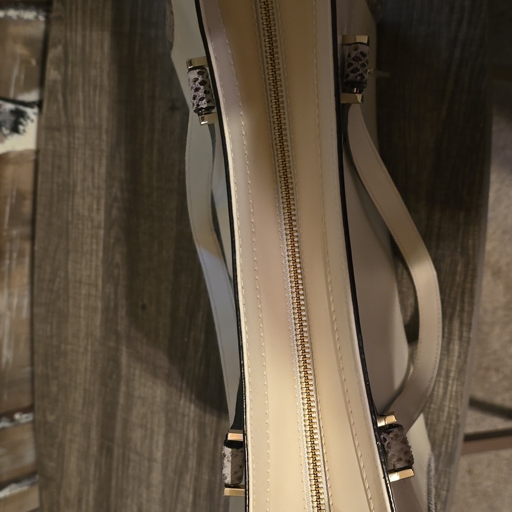 Large Kate Spade Handbag - Picture 5 of 8